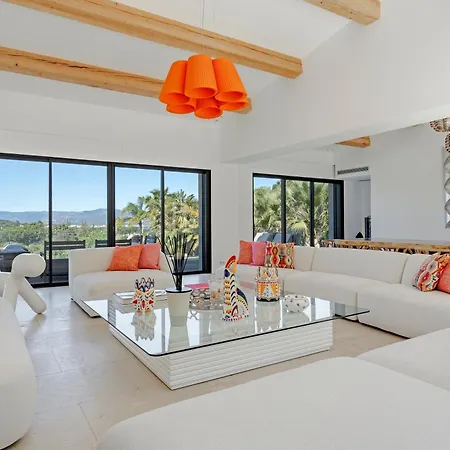 Ocean Whisper Villa *